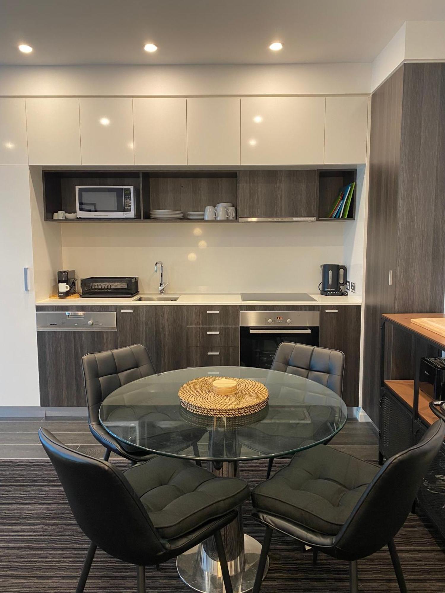 Modern Quiet 1 & 2 Bed Apt Opposite Albert Park Melbourne Exterior photo